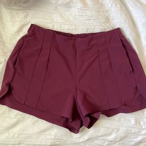 Lululemon short run shorts